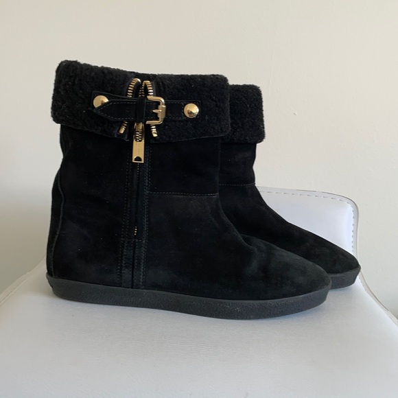 Burberry fur boots - Picture 1 of 5